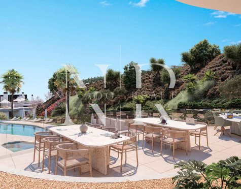 Apartamento en Elviria con amplio jardín y terrazas en venta