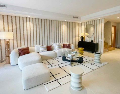Fully refurbished semi-detached house available for long-term let in the Monte Marbella Club residential complex