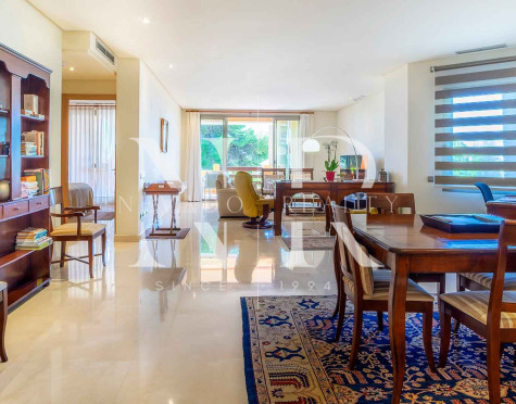Apartamento con vistas al mar en Mansion Club, Marbella en venta