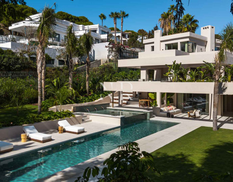 Villa en venta en Nueva Andalucía