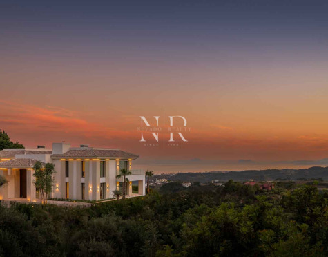 Villa en venta en Marbella Club Golf Resort con vistas al mar
