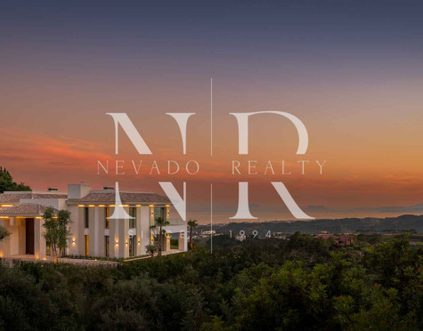 Villa en venta en Marbella Club Golf Resort con vistas al mar