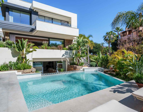 Villa en venta en El Campanario, Estepona Este