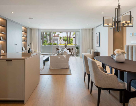 Apartamento en venta en Marina Puente Romano, primera linea de playa