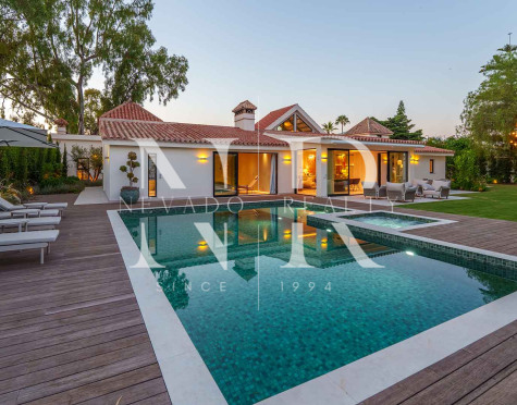 Villa à vendre à Puerto Banús, Marbella, côté plage