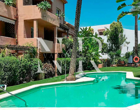Apartamento en Urbanización Jardines de las Lomas de Marbella Club en venta