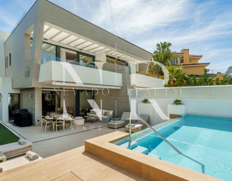 Pareada en Urbanización Banus Bay a escasos minutos de la playa en venta