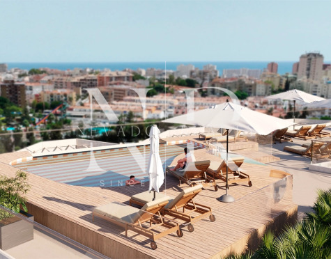Ático en Mijas Costa con vistas panorámicas al mar en venta