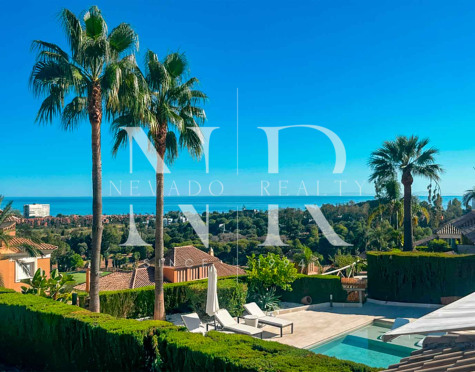 Villa jumelée à vendre dans le lotissement Santa Clara Golf avec vue sur la mer