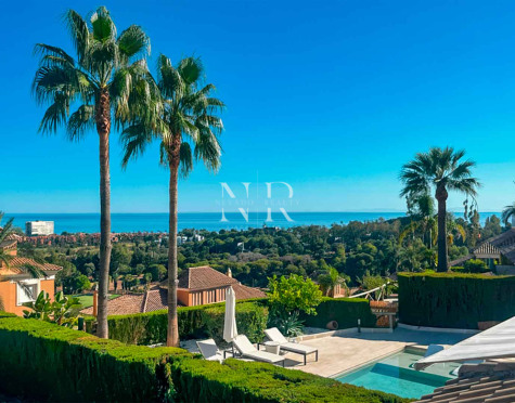 Villa jumelée à vendre dans le lotissement Santa Clara Golf avec vue sur la mer