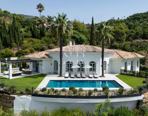 Villa entièrement rénovée à vendre dans le lotissement La Zagaleta