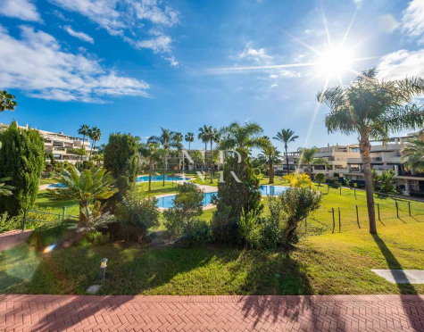 Renovated apartment in the Locrimar residential complex for sale