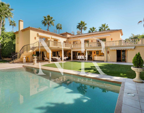 Villa en Nueva Andalucía en venta