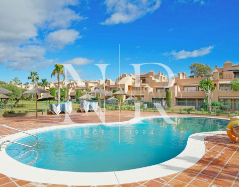 Apartamento en La Cartuja Golf, Estepona en venta