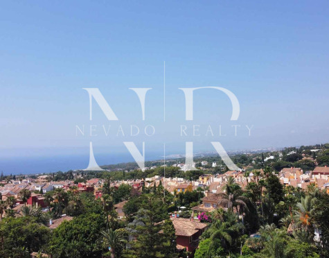 Terrain à vendre dans le lotissement Xarblanca avec vue panoramique sur la mer