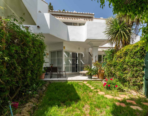 Townhouse in Urbanisation Camoján Blanco for sale