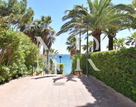 Parcela en Urbanización Casablanca muy cerca de la playa en venta