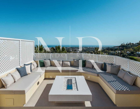 Adosada en Urbanización La Quinta Hills completamente renovada en venta