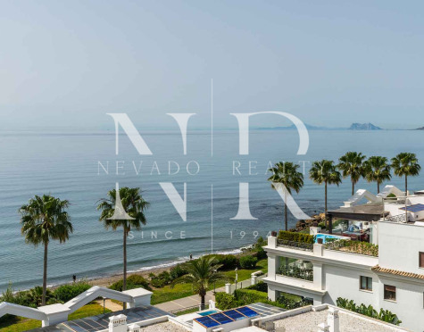 Ático en Urbanización Doncella Beach en primera línea de playa en venta
