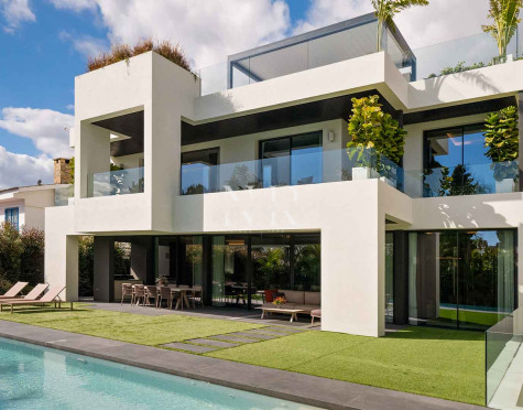 Designer villa for sale in Urbanisation Casablanca