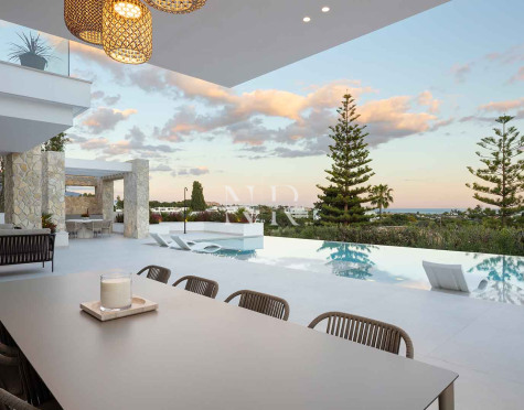 Villa in Urbanisation La Quinta with panoramic views for sale