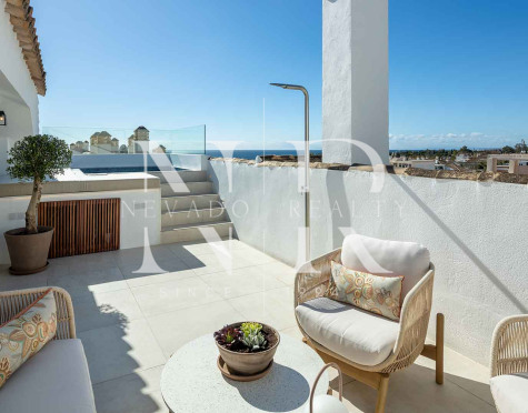 Ático en Urbanización Costa Nagüeles II completamente renovado en venta