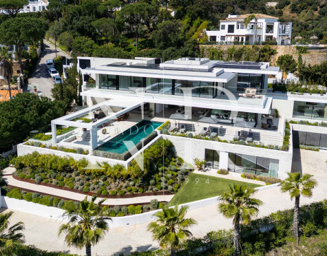 Villa en Urbanización El Madroñal con vistas panorámicas en venta