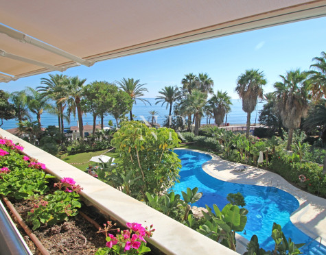 Apartamento en Gran Marbella en primera línea del mar en venta