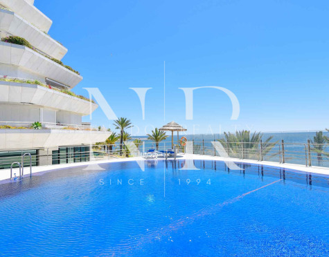 Apartamento en edificio Mare Nostrum con vistas al mar en venta