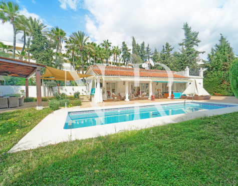 Villa en en la Milla de Oro en venta