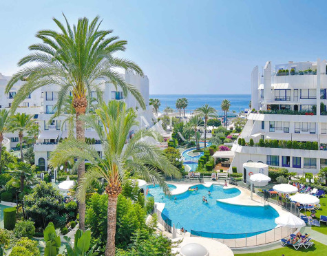 Beach side apartment in Marbella center for sale