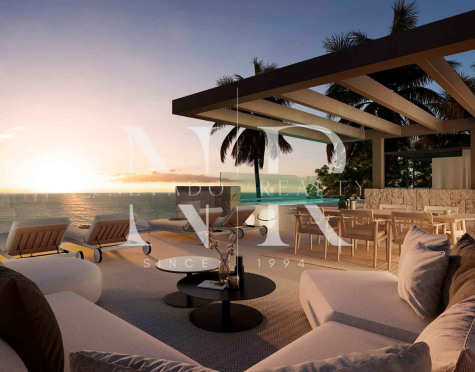 Villa in San Pedro Playa with sea views in first line beach for sale