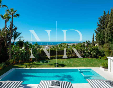 Villa in Urbanisation Sierra Blanca with panoramic sea views for sale