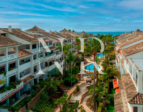 Duplex penthouse in Las Cañas Beach for short term rental.