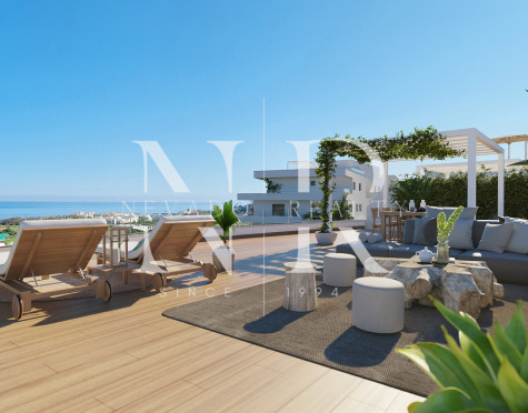 Ático en Estepona de nueva construcción con vistas panorámicas en venta