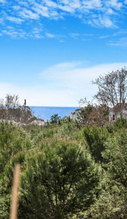 Zeitgenössische Villa mit Meerblick in der Exklusiven Goldenen Meile, Marbella