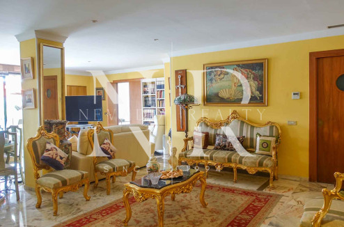 Bureau dans l'Avenida Ricardo Soriano à côté de Milla de Oro à vendre