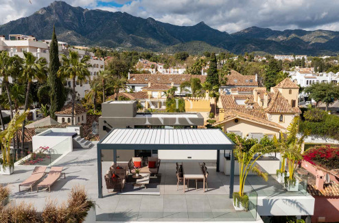 Villa design à vendre dans l'urbanisation Casablanca