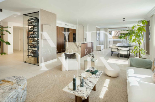 Penthouse entièrement rénové dans l'Urbanisation Costa Nagüeles II à vendre