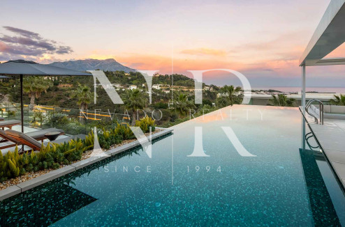 Villa en Urbanización El Madroñal con vistas panorámicas en venta