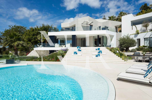 Villa en Urbanización El Herrojo con vistas panorámicas en venta