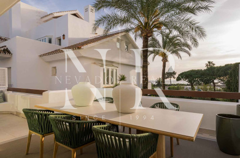 Apartamento en Urbanización Palm Beach en primera línea de playa en venta