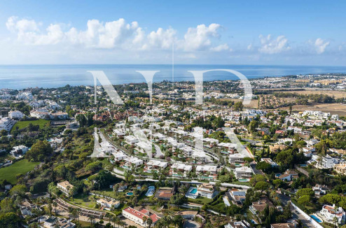 Villa en Nueva Andalucía en construcción en urbanización cerrada en venta