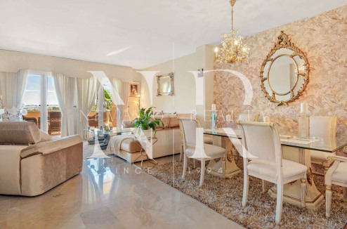Appartement dans l'urbanisation Cumbres del Rodeo avec vue sur la mer à vendre