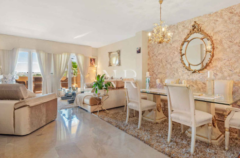 Appartement dans l'urbanisation Cumbres del Rodeo avec vue sur la mer à vendre