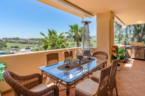 Appartement dans l'urbanisation Cumbres del Rodeo avec vue sur la mer à vendre
