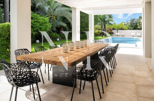 Villa en Urbanización Marbesa completamente renovada muy cerca de la playa en venta