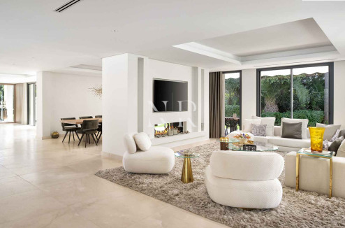 Villa en Urbanización Marbesa completamente renovada muy cerca de la playa en venta