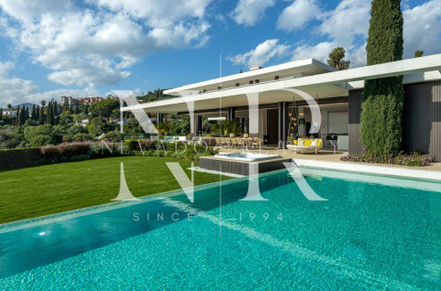 Villa dans l'urbanisation The Hills avec vue panoramique sur la mer à vendre