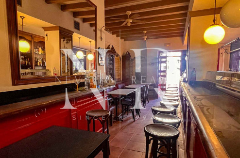 Bar just a stone's throw from Marbella's Paseo Marítimo for sale